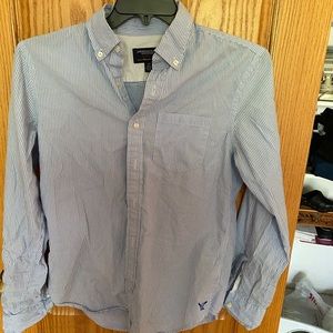 (2) American Eagle button down shirts